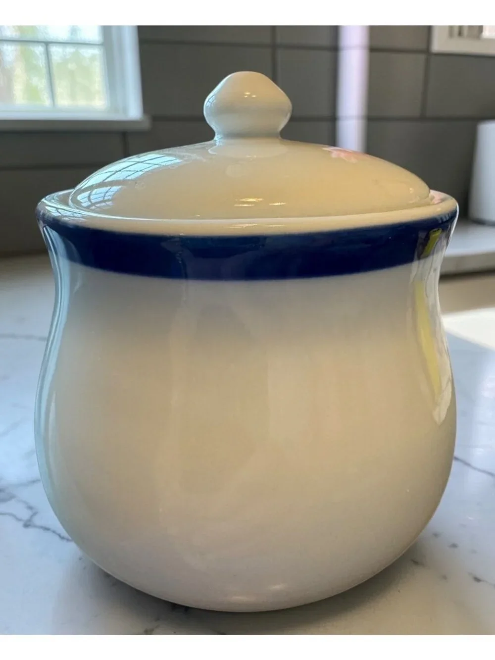 Pottery Barn White Ceramic Sugar Bowl With Lid Blue Rim 4 Inches Tall Made In Ch